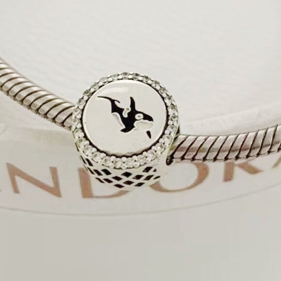 Pandora Victania Killer Whale Sea Dangle Charm Travel Pendant, S925 Sterling - Picture 1 of 3